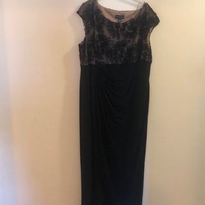 Women’s Black Floor Length 18W Dress